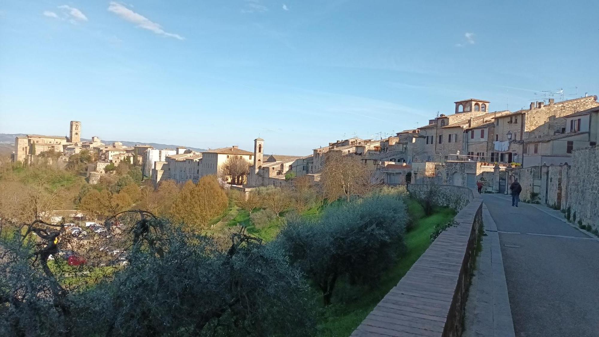 Dietro Le Mura กอลเลวัลเดลซา ภายนอก รูปภาพ