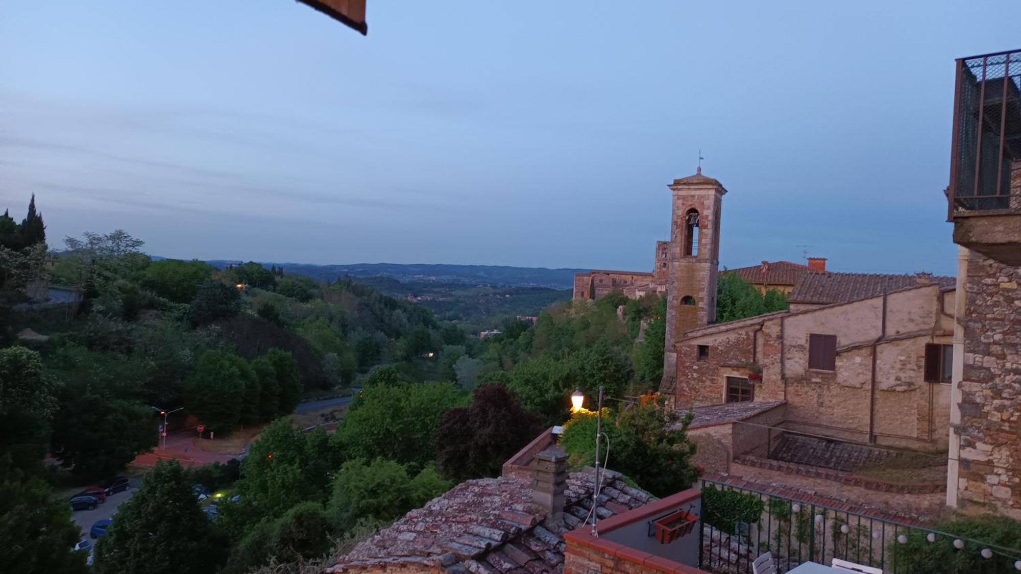 Dietro Le Mura กอลเลวัลเดลซา ภายนอก รูปภาพ