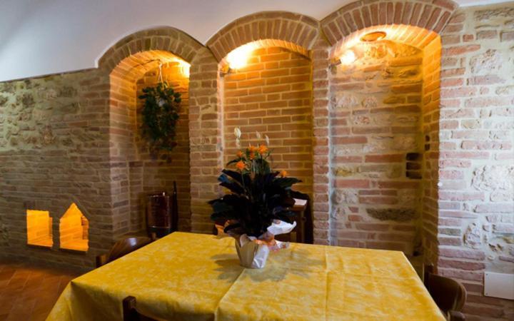 Dietro Le Mura กอลเลวัลเดลซา ภายนอก รูปภาพ